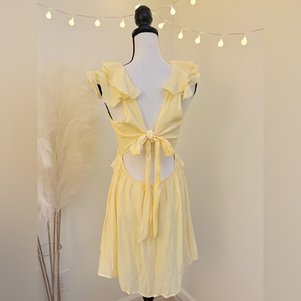 🌾 Yellow Ruffled V-Neck Mini‎ Dress - Picture 5 of 5